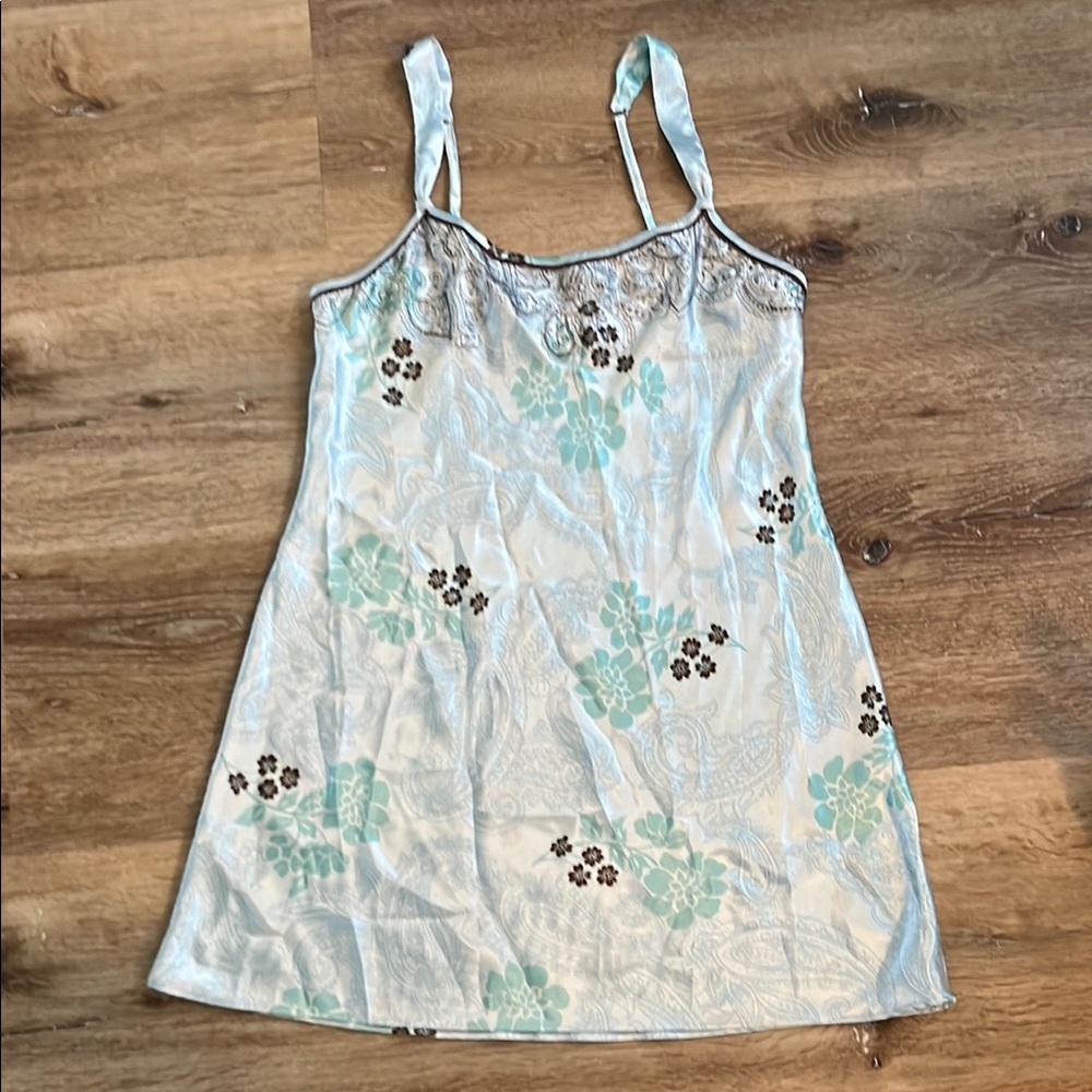 Morgan Taylor Cream and Blue Floral Chemise